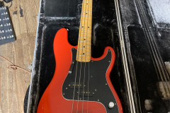 Red_Fender_P_Bass 1